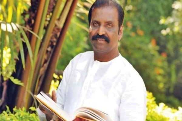 டிராக்டர் ஓட்டும் காட்சி