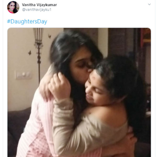 மகளுக்கு முத்தம்