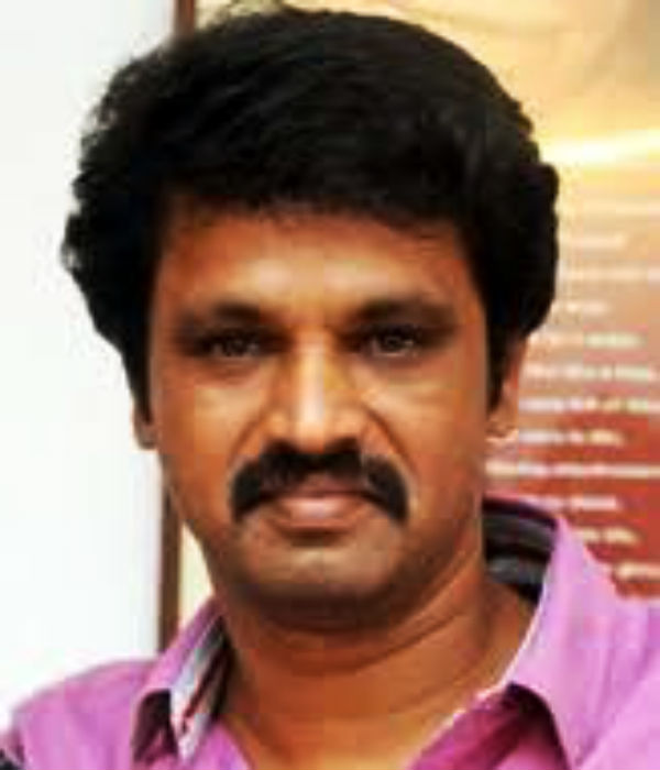 ஒப்பனை செய்து