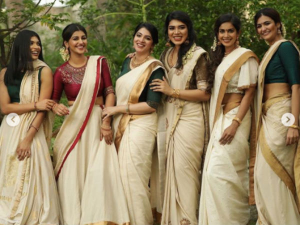 தோழிகளுடன் ஓணம்