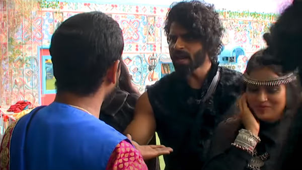 ஆரியை முறைச்ச பாலாஜி