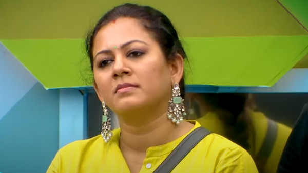 அப்படியே மாறிய அர்ச்சனா முகம்