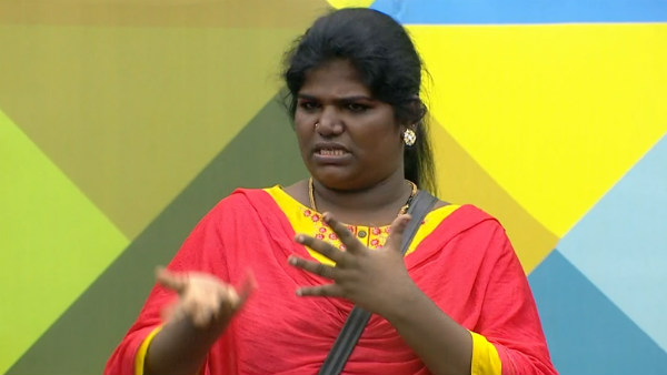 பின்னால் நிற்க வைப்பார்கள்