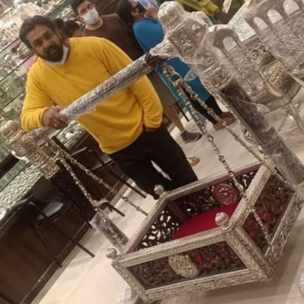 வெள்ளித் தொட்டில்