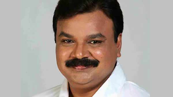 தோழியாக பார்க்கிறேன்