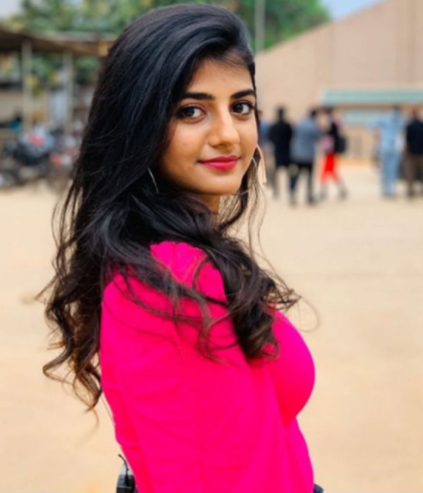 வண்ண நிலவே வருக