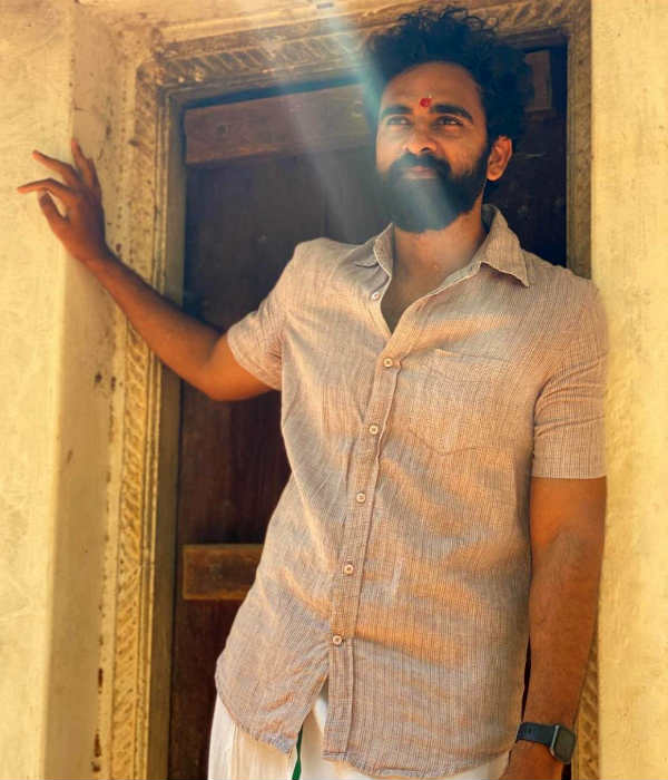 தயாரிப்பாளராக அறிமுகம்