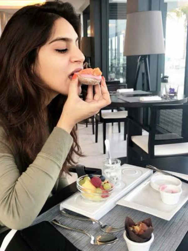 ஜானு கதாபாத்திரத்தில்