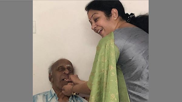 பன்னீர் புஷ்பங்கள்
