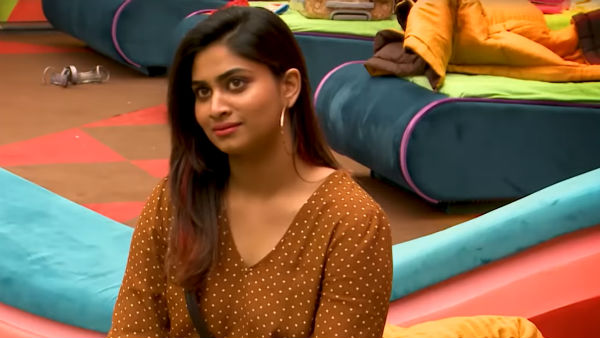 ஷிவானியிடம் ஷேர்