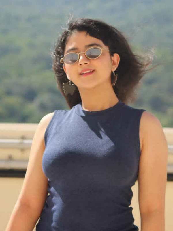 கதாநாயகியாக களமிறங்கினார்
