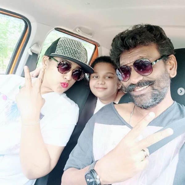 அடித்து உதைத்து