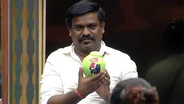 ராஜாவா இருக்கணும்னு நினைக்கிறேன்