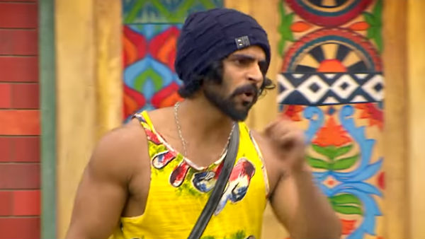 அடிக்க பாய்ந்த பாலாஜி