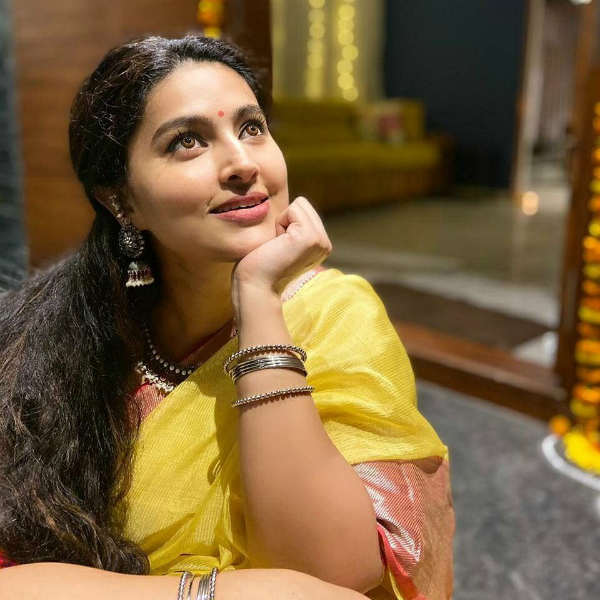 ஒளியிலே தெரிவது தேவதையா