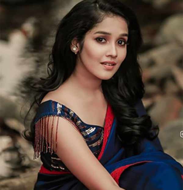 அஜித்தின் மகளாக