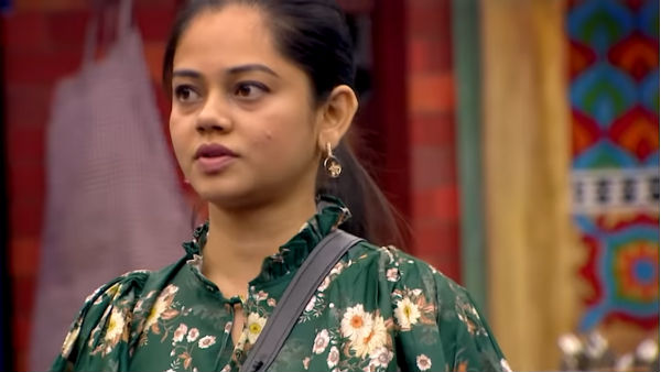 ஒரு சைடாக பேசினார்