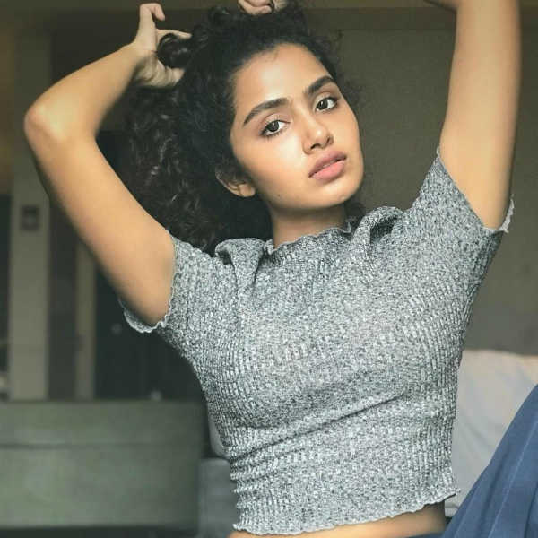 இரண்டு வேடங்களில்