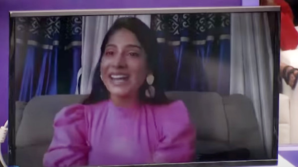 மடித்துக்கட்டிய அர்ச்சனா