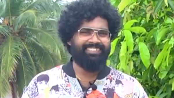 அரை நிர்வாணமாக