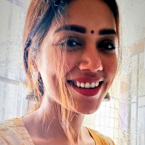 கலக்கும் நிவி