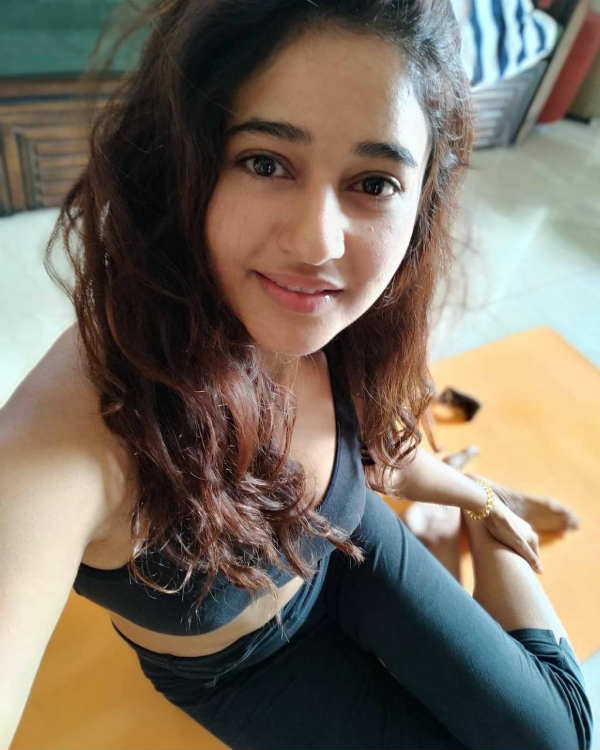 கவர்ச்சி மட்டுமே