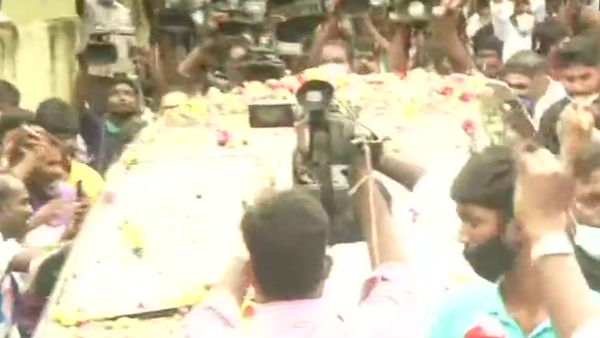 Rajinikanth has reached Raghavendra kalyana Mandapam Rajinikanth has reached Raghavendra kalyana Mandapam