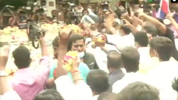 Rajinikanth has reached Raghavendra kalyana Mandapam Rajinikanth has reached Raghavendra kalyana Mandapam