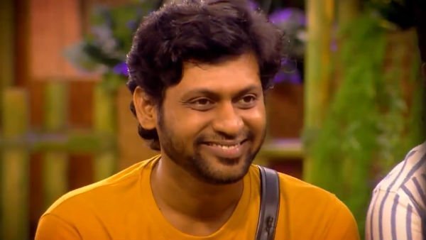 கட்டிப்பிடித்த ரியோ