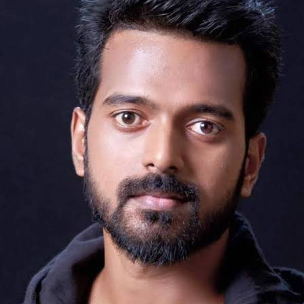 நெகட்டிவ் கதாபாத்திரத்தில்