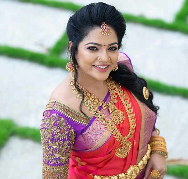 நடிகர்களிடம் விசாரணை