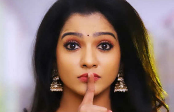 பட்டுச்சேலையில் தூக்கு