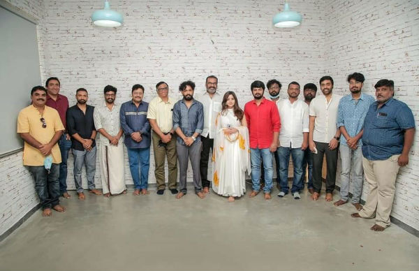 பூஜையுடன் தொடங்கி
