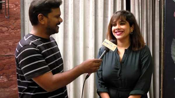 Actress Kadhal Sandhiya exclusive interview for filmibeat tamil Actress Kadhal Sandhiya exclusive interview for filmibeat tamil