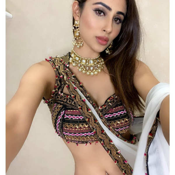 கிறங்கடிக்கும் மெளனி