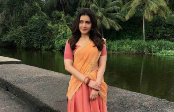 கொள்ளைகொள்ளும் அழகு