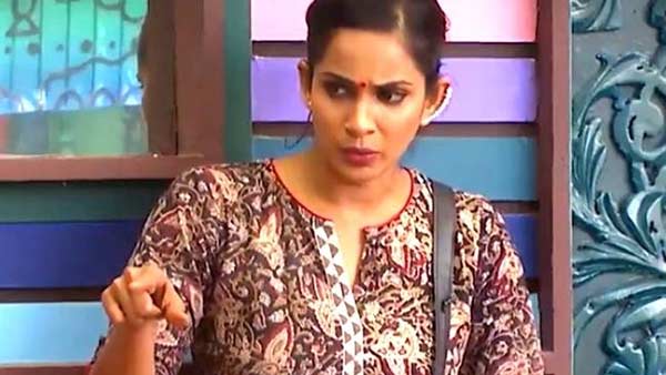 அவுட்டான சம்யுக்தா