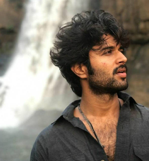 எதிர்பார்ப்பில் ரசிகர்கள்