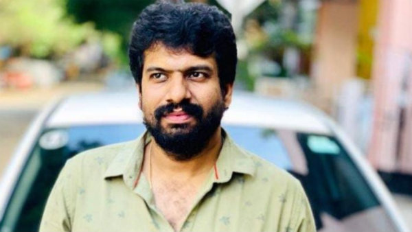 காரில் அழைத்து வந்த