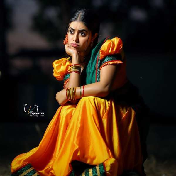 பாவாடை, தாவணி