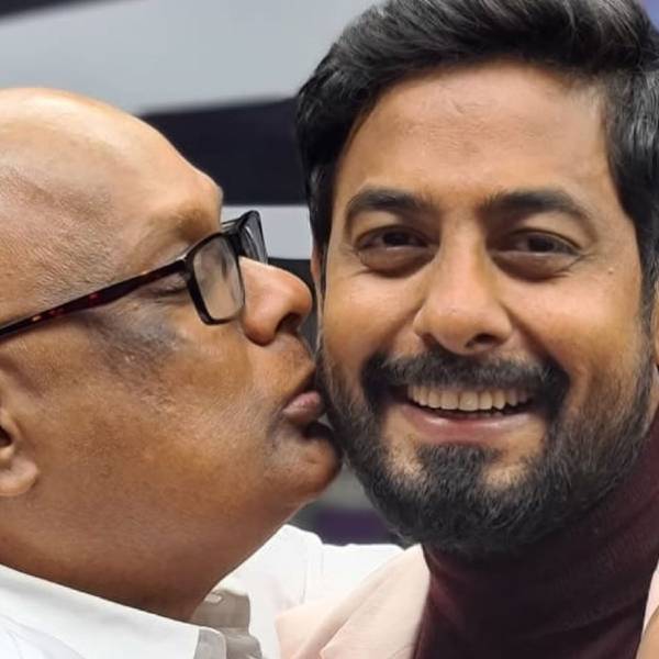 ஆரியை அணைத்து முத்தம்