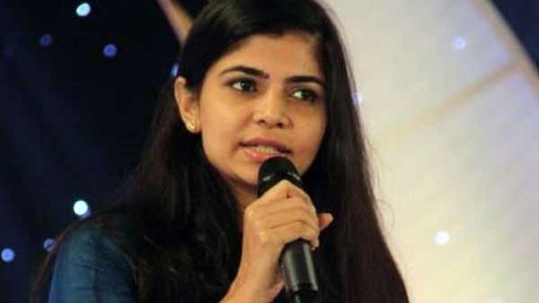 மகளை அசிங்கப்படுத்தியுள்ளார்