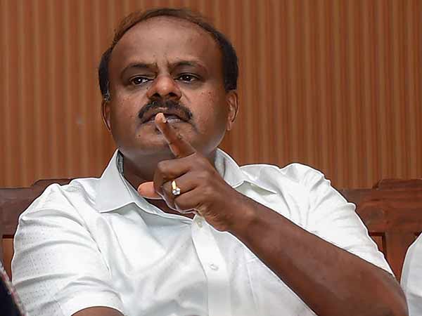 பிரிந்து விட்டார்