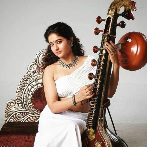 அளவுகடந்து கவர்ச்சி