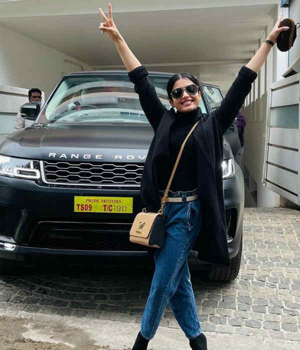பாலிவுட்டிலும் அடியெடுத்து