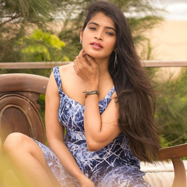 கவர்ச்சியாக புகைப்படங்களை
