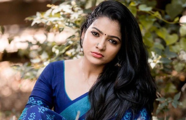 கடைத்திறப்பின் போதும்..