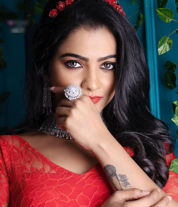 அதிக ரசிகர்கள்