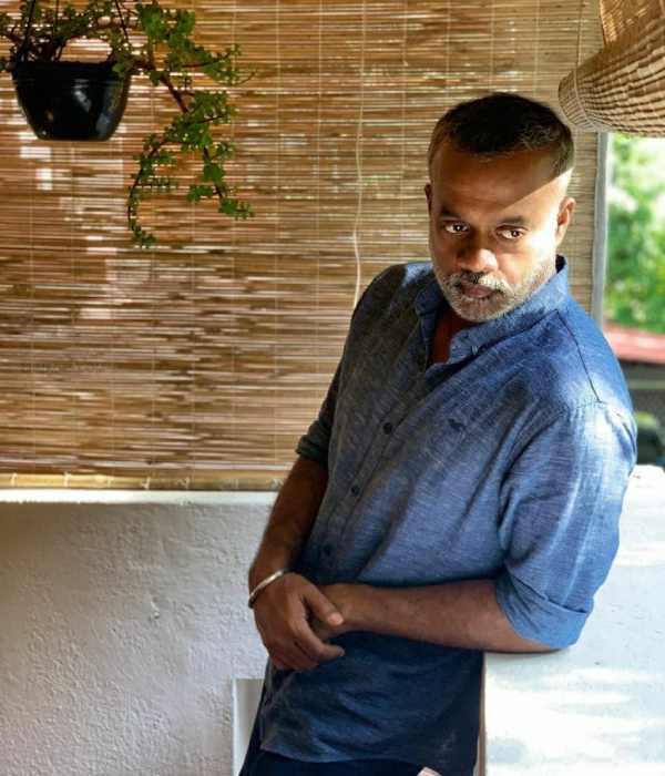 ஃபர்ஸ்ட் லுக் போஸ்டர்