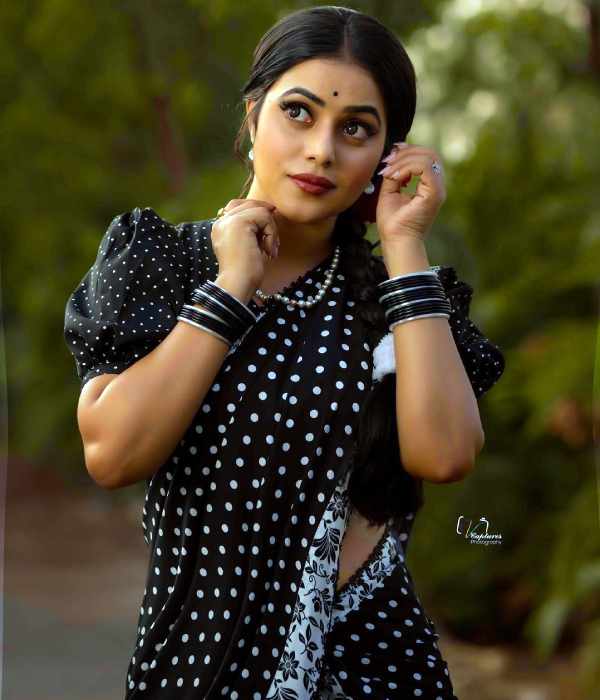 சிறிய வேடத்தில்